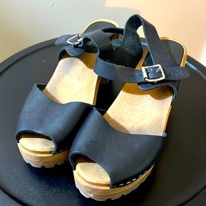 MIA Size 9 Greta Clogs Black